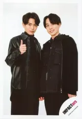 【中古】生写真(ジャニーズ) IMPACTors/影山拓也・横原悠毅/膝上/「Johnnys’ Jr. Island FES」グッズオフショット/公式生写真