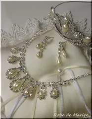 ブライダルアクセサリー　ティアドロップパールのネックレス&ピアス　セット