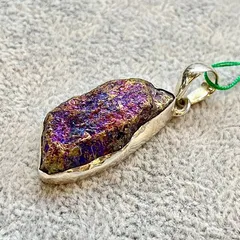 ペンダントトップ  シルバ−925 天然石 大粒 ハンドメイド 手作り 虹色 オーラクリスタル ボルナイト  斑銅鉱 一点もの レトロ モダン アンティーク調 パワーストーン ヴィンテージ ユニセックス レディース メンズ
