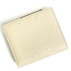 メゾン マルジェラ フリップ フラップ ウォレット コンパクト 二つ折り財布 カーフスキン レザー カシミヤ ベージュ シルバー金具 MSA1UI0020 Maison Margiela（新品・未使用品）