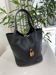 【新品同様品】HERMES エルメス ピコタンロック 22 MM トリヨンクレマンス ブラック ゴールド金具 Y刻印 中古 ハンドバッグ レディース 女性用 ブランド 本革 レザー カーフ 黒 希少 レア プレゼント ギフト バック