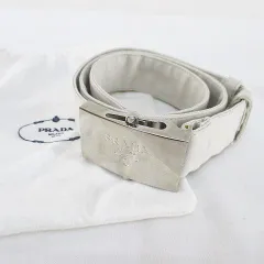 プラダ PRADA ガチャベルト 白系 オフホワイト バックル 巾着付き 小物のサムネイル
