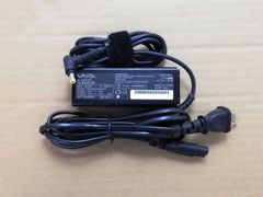 VAIO ACアダプター 10.5V~3.8A 5V~1A VJ8AC10V9　動作確認済　外径約4.8mm、内径約1.7mm