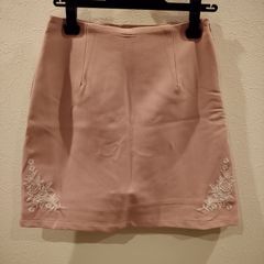 titty&Co　刺繍入り　ピンクのスカート