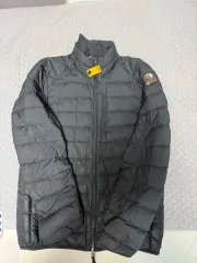 お値下げしました！ダウンベスト　パラジャンパーズ　Ｓ　カーキ 伝説のダウン」PARAJUMPERS（パラジャンパーズ）が日本再上陸