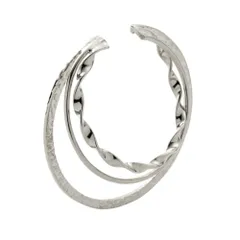 【シルバー×フリーサイズ】[Cream dot. クリームドット公式] イヤーカフ レディース イヤーカフ 金属アレルギー ニッケルフリー イヤカフ 片耳用 大ぶり 重ね付け風 レイヤード風 3連 クロス ツイスト 大人 