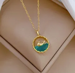 クジラ ネックレス ゴールド 小ぶり 鯨 海 波 潮 幸運 成功 繁栄 富 癒し 海洋生物 華やか カジュアル お揃い ギフト ペア 贈り物 贈りもの 新品