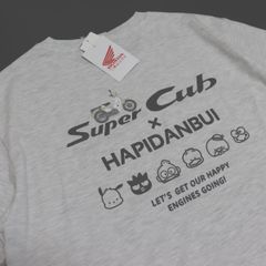 ○送料390円可能商品 ホンダ HONDA スーパーカブ はぴだんぶい サンリオ コラボ 新品 半袖 Tシャツ [52772464-90-LL] 一 三 参★QWER