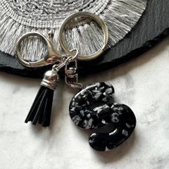 monotone☆天然石　レジンイニシャルキーホルダー　S