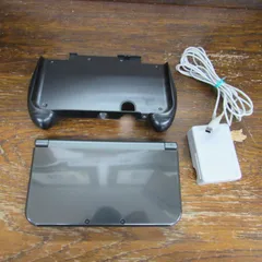 new Nintendo 3DS LL　メタリックブラック　ハンドグリップ付き　タッチペン有　アダプター有　エキスパート藤沢辻堂店