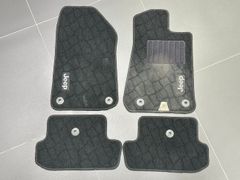 O*i様 Jeep ラングラー フロアマット1台分 - メルカリ