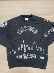 【激レア　デザイン】【アディダス】【RUN DMC】【スウェット】【ビッグロゴ】 adidasアディダスオリジナルRUN DMCロゴトレーナーS - メルカリ