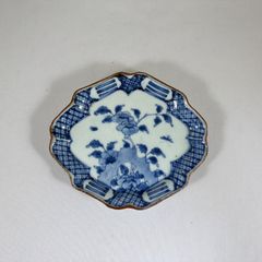 江戸中期 藍九谷輪花中皿 幅約18.5㎝ 東Y8-0522☆2Fタエチ - メルカリ 江戸中期 藍九谷輪花中皿 幅約18.5㎝ 東Y8-0522☆2Fタエチ - メルカリ