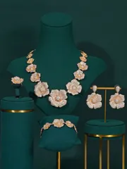 ジュエリー レディース セット 4点セット ラグジュアリージュエリー: 3A キュービックジルコニア ローズフラワー ネックレス、ピアス、リング、ブレスレット。高級中東&ヨーロッパスタイルのブライダル ウェディング