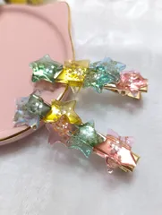 カラフルな星のヘアクリップ