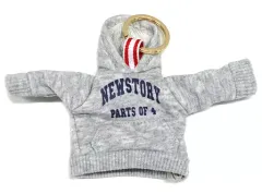 【中古】雑貨 NEWS パーカーキーホルダー 「NEWS LIVE TOUR 2020 STORY」 DVD発売記念グッズ