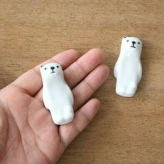 KIYATA 箸置き　ラッコ　くま KIYATA クマ、ラッコ陶器製箸置 未使用 - メルカリ