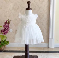 真っ白なベビードレス　女の子セレモニードレス
