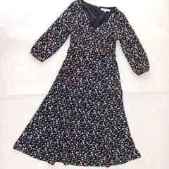 【MERCURY　DUO／マーキュリーデュオ】小花柄ワンピース　Vネック　黒／ブラック