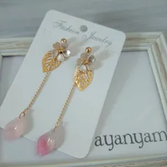 桜のゆらゆらピアス