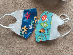 【在庫処分】キッズ立体マスク✨50枚×2箱セット（計100枚）3層構造・可愛い柄入り・男女兼用