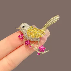 小鳥 梅の木 ブローチ 鳥 メジロ ウグイス 鶯 花 季節 春 蕾 高潔 忍耐 上品 気品 和 和風 日本 カジュアル お揃い ギフト ペア 贈り物 贈りもの 新品