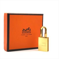 美品 HERMES エルメス カデナ ブックモチーフ 2010年限定 ゴールド ブランド 小物 ファッション アクセサリー a9425