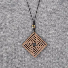 ズームスクエアのネックレス　クルミの木のウッドアクセサリー