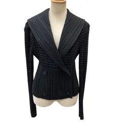 極美品✨ISSEY MIYAKE プリーツ　変形　ブラック　ジャケット SOFT FOLD PLEATS – isseymiyake.com