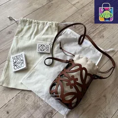 ☆展示品☆ ロエベ アナグラム カットアウト ポケット タン ショルダー