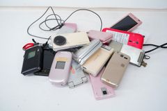 8.429 ▲ ケータイ 携帯電話 ガラケー 10台以上まとめて ジャンク