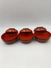 【K-1305】和製アンティーク 沈金蒔絵 波模様がユニークな蓋付き木製椀(漆器、和食器) 3客セット