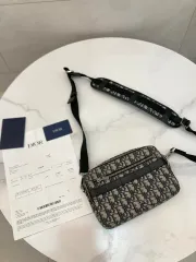 { S +\ 請求書} Dior(ディオール) オブリーク サファリ メッセンジャーバッグのサムネイル