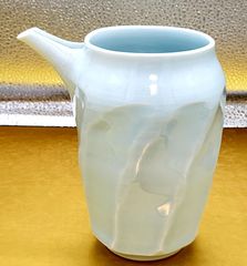 有田焼　手造り　面取り青白磁片口2合入り酒器