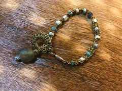 ローマンガラスビーズのブレスレット