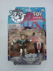 未使用 バズ・ライトイヤー<プラチナバージョン> レア