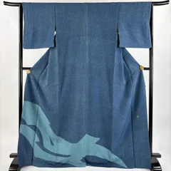 付下げ 身丈169cm 裄丈65cm M 袷 落款 草花 菱 刺繍 紺色 正絹 秀品 【中古】