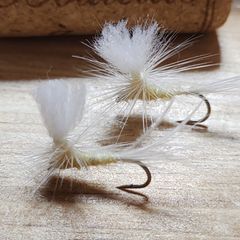 ■ELK■　ライトケイヒル　パラシュート　4本　完成品フライ　フライフィッシング　ドライフライ