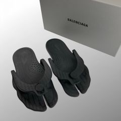【BALENCIAGA】ラバーサンダル 在庫わずか！ 美品】バレンシアガ BALENCIAGA ラバーサンダル 36 - メルカリ