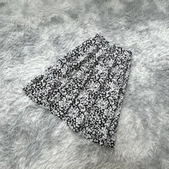 【美品】te chichi  テチチ  ひざ丈スカート  フレアスカート  花柄  (M)  上品  大人カワイイ  レディース  黒系  ブラック【送料無料】
