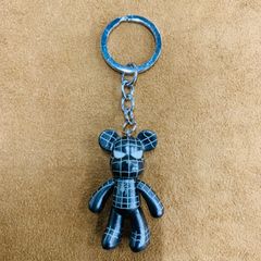 キーホルダー【ブラックスパイダーマンクマ】 - メルカリ