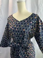 【在庫整理】着物リメイクワンピース　紺色に小花模様