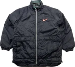 90s ☆ NIKE ☆ ナイキ スウッシュ ロゴ 刺繍 ナイロンジャケット 中綿 ベンチコート ブラック M 秋冬 スポーツ ストリート 古着■AK330