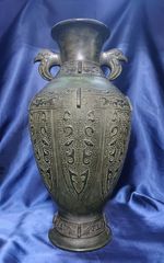高岡銅器 青銅 饕餮文 双耳花瓶 獣耳 飾壺 骨董 伝統工芸 - メルカリ