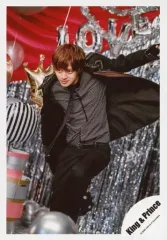 【中古】生写真(ジャニーズ) King ＆ Prince/永瀬廉/全身・衣装黒.グレー・左手上げ・目線左下・風船/アルバム「L＆」MV＆ジャケ写オフショット/公式生写真