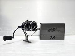 【中古未使用品】 ダイワ Daiwa スピニングリール 25 カルディア LT2500S-XH 収納ポーチ 箱あり 〇YR-18777〇