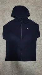 Nike(ナイキ） フード付き ジップアップパーカー Y