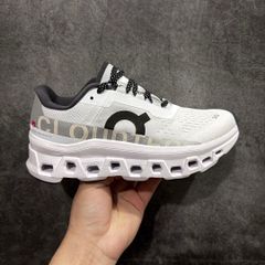 新品未使用 On ホワイト Cloudmonster 2 オン クラウドモンスター 2 スニーカー  ユニセックス#わふうひゃっぽうばこ