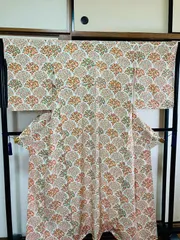 着物 小紋 正絹 / 草花文 紅葉の柄 もみじ イチョウ型の中に花々 / 身丈約152cm 裄丈約63.5cm 袖幅約52cm 後幅30cm 前幅23.5cm TCS着物 W24