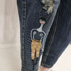 刺繍入りデニムフリーサイズ　ダメージ加工